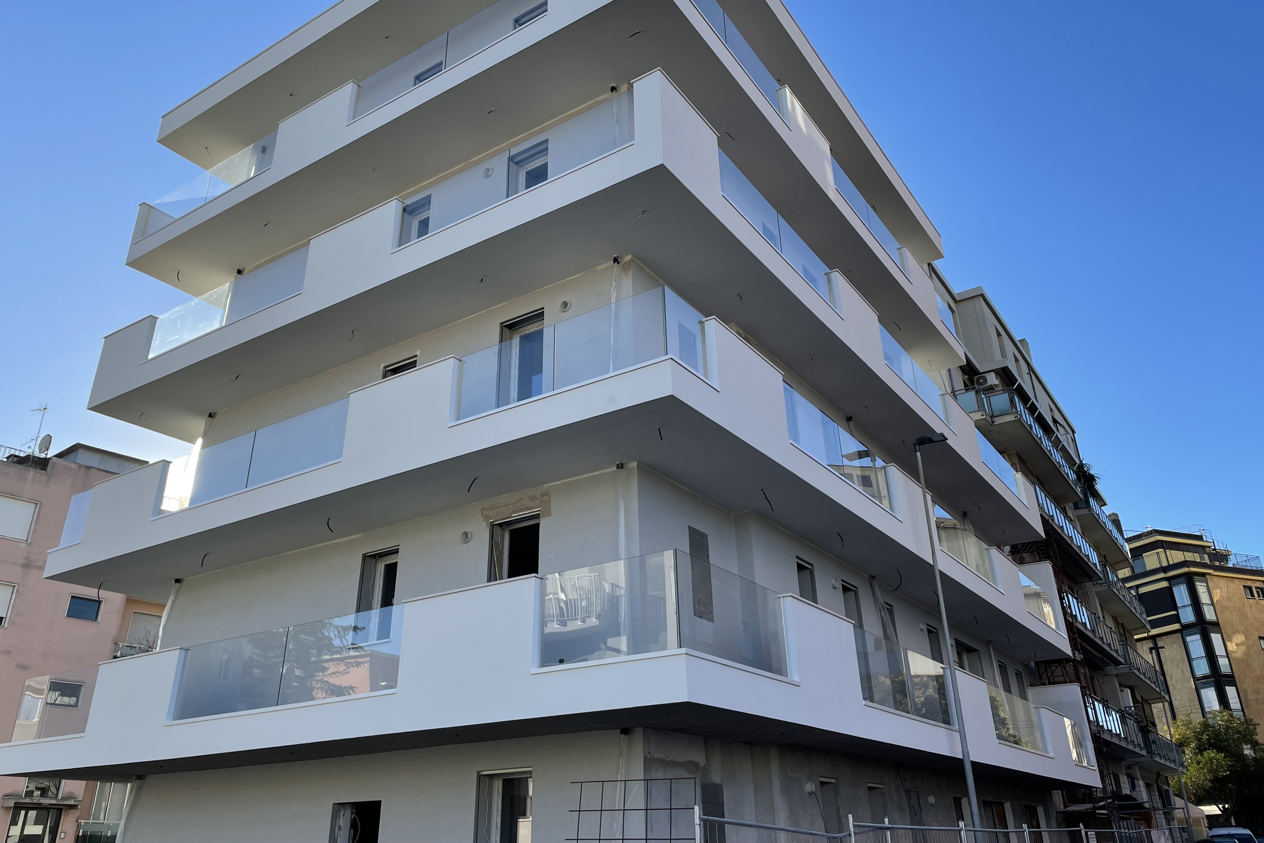 Affitto appartamento semi-arredato Pesaro - Zona centro-mare (AP-01)